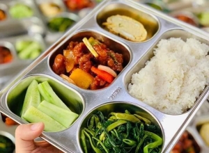GIAO CƠM CÔNG TY BẦU BÀNG | SUẤT ĂN CÔNG NGHIỆP BẦU BÀNG UY TÍN